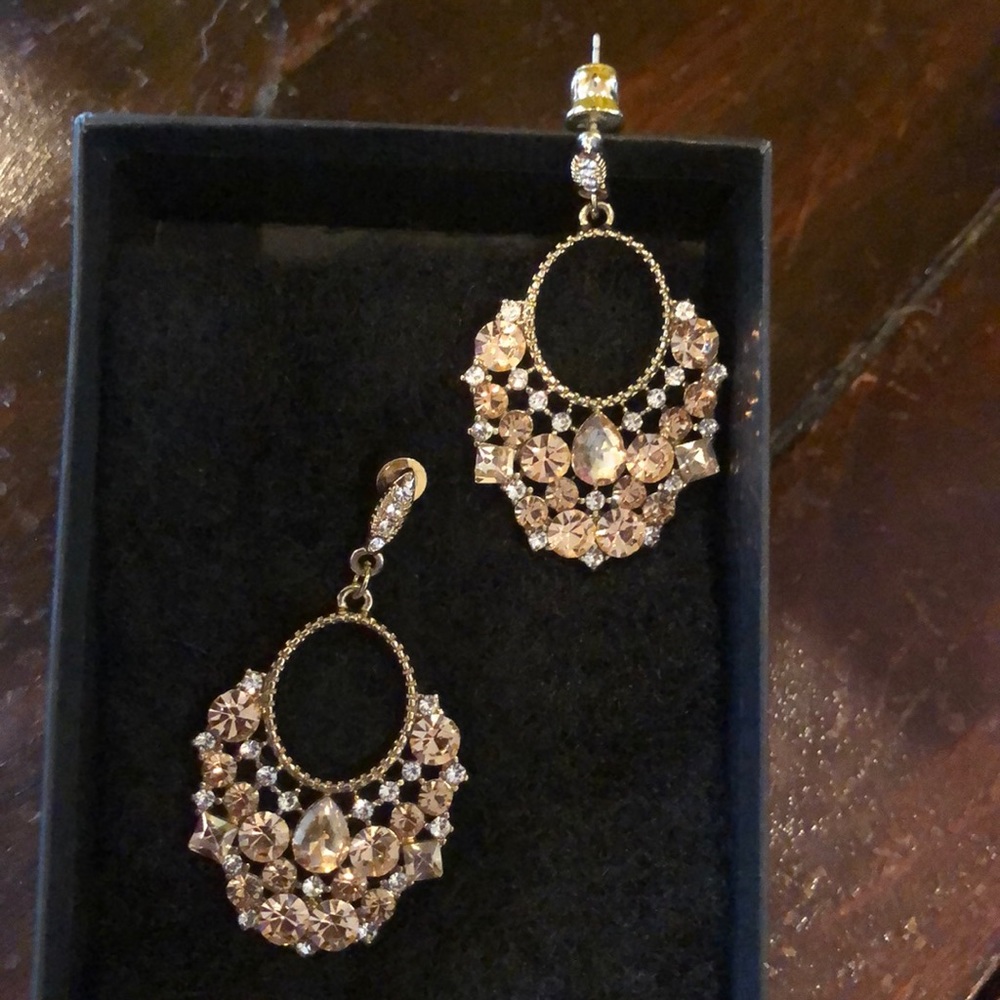 NWOT. Beautiful gold rhinestone earrings.